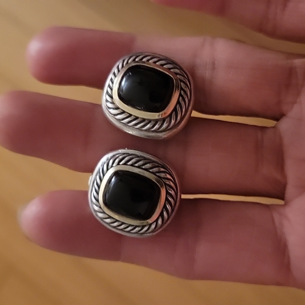 David Yurman 14k silver onyx earing